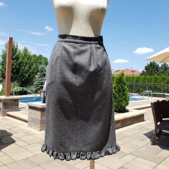VALENTINO Night Wool Ruffle Hem Skirt Gray 6 - Picture 4 of 8